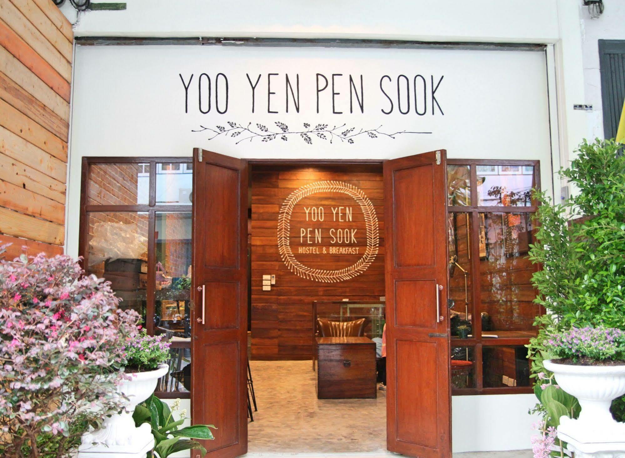 Yoo Yen Pen Sook Hostel Bangkok Bagian luar foto